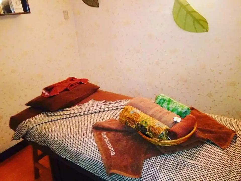 Herbaroma Spa And Salon