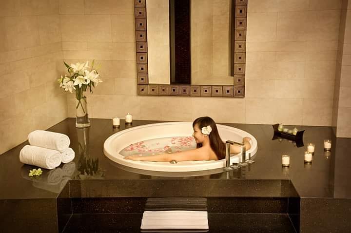Jiwa Spa Hilton Bandung Bathtub & Whirlpool