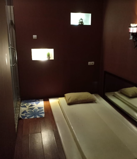 Dream massage semarang room